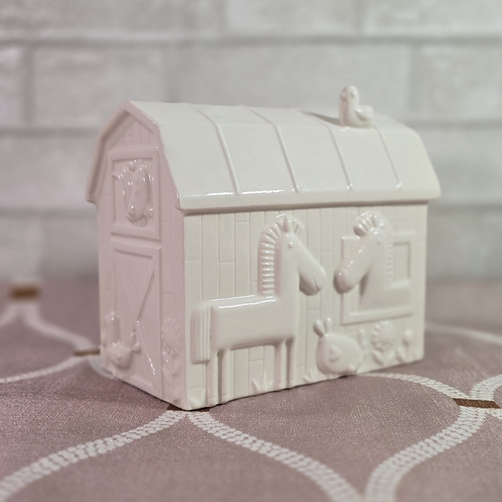 Hallmark White Farmhouse Ceramic Animals Coin Piggy Bank Nursery Gift ~ RARE